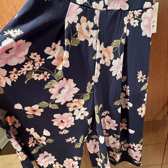 Trixxi Francesca’s Floral Jumpsuit Size Large Spring Summer Casual Ruffle Front - Picture 5 of 7